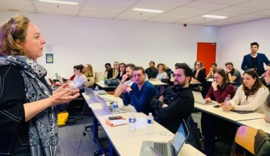 Les étudiants du MBA MCI travaillent pour Vidmizer sur une stratégie marketing B2B