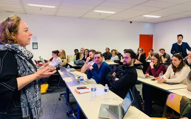 Les étudiants du MBA MCI travaillent pour Vidmizer sur une stratégie marketing B2B